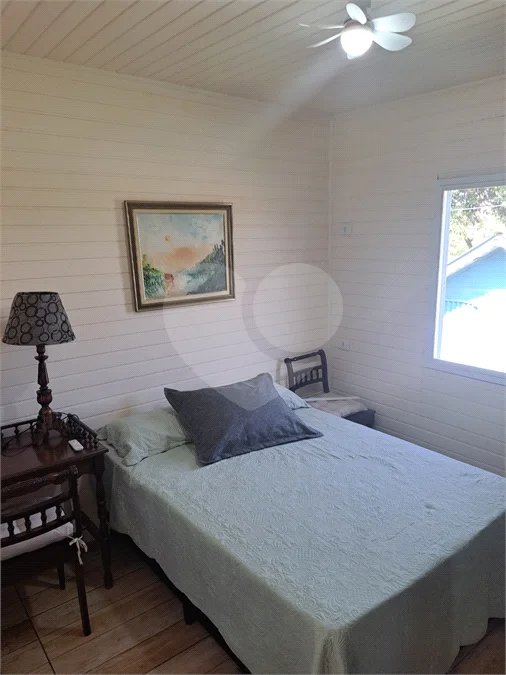 Casa Ampla com 5 Dormitórios, Piscina e Lazer Completo em Terreno de 1.260 m²