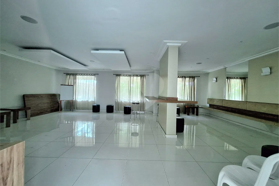 Apartamento com 130 m² , Bairro Saúde