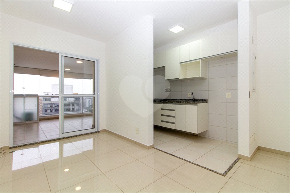 Apartamento com 02 dormitórios, sendo 1 suíte com 02 vagas de garagem