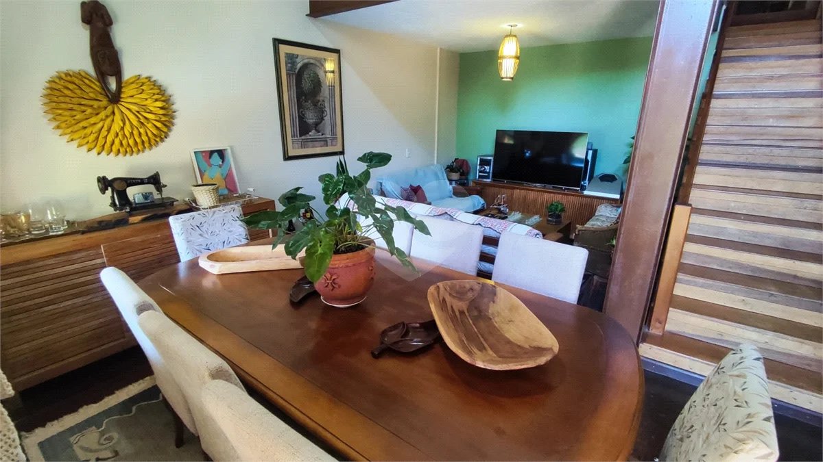Casa á venda em condominio em Caieiras SP