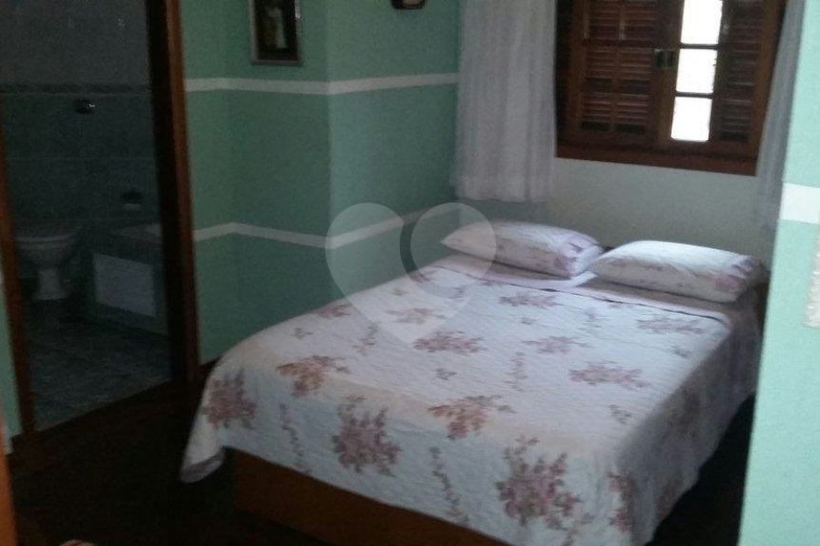 CASA TÉRREA A VENDA NO TREMEMBÉ - 4 SUÍTES E 10 VAGAS DE GARAGEM