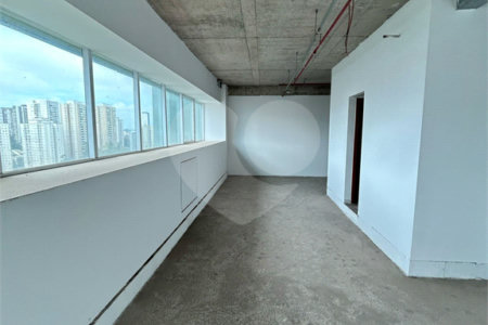 Oportunidade! Sala Comercial de 74m² com Estrutura Completa
