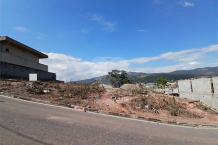 Terreno com 1000 m² à venda no Jardim Estância Brasil, com vista para a Pedra Grande