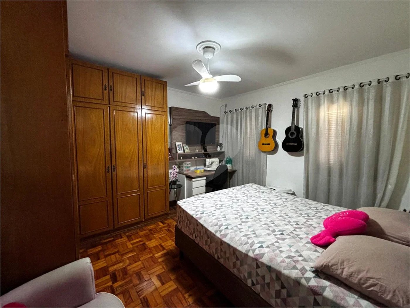 Casa com 03 dormitórios e 04 vagas Parada Inglesa