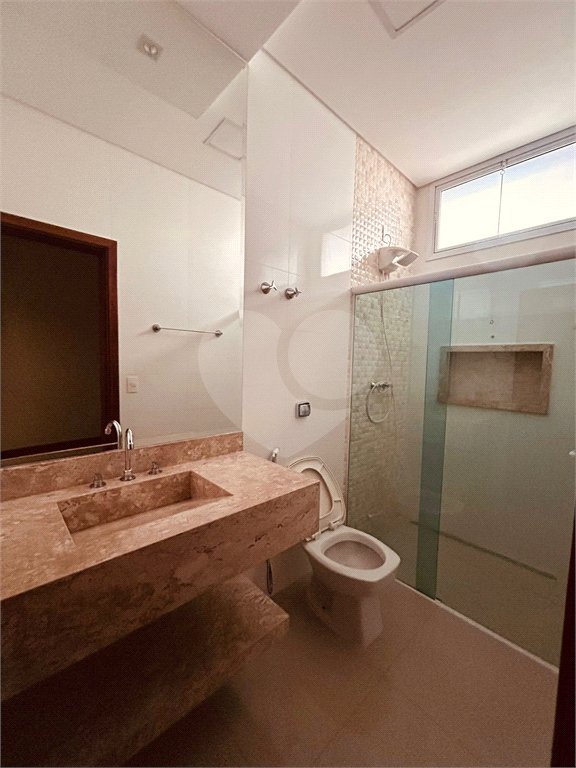Casa à venda com 3 quartos, sendo 3 suítes, no condomínio Village Damha III, São Carlos - SP