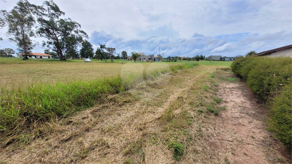 Loteamento Residencial no Condomínio Vila Pinhal do Broa.