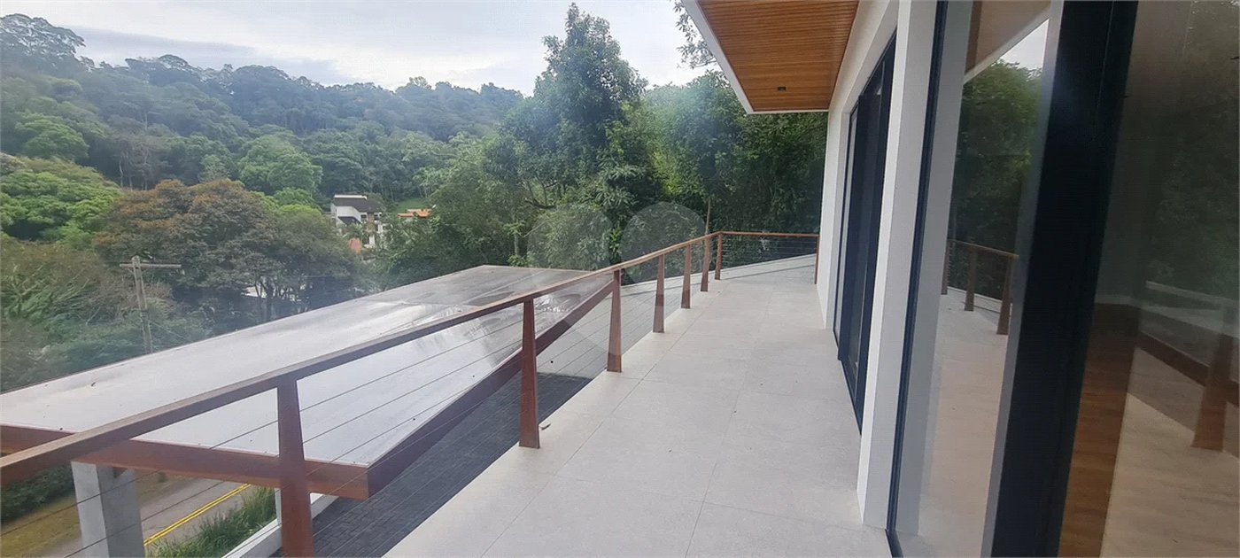 Casa à venda com 3 suítes no condomínio Alpes da Cantareira, Mairiporã - SP