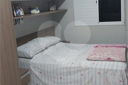 Apartamento de 2 quartos (1 suíte) à venda em Itaquera