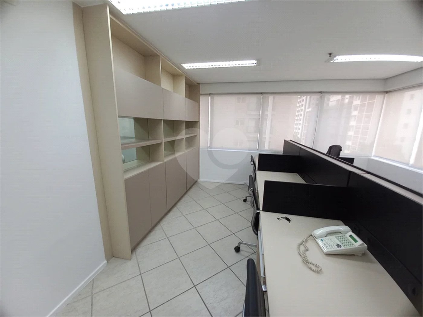 Sala comercial mobiliada para locação no Paraíso