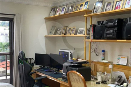 Apartamento com terraço 385m² 03 dormitórios sendo 2 suítes 5 vagas..Estuda Permuta.