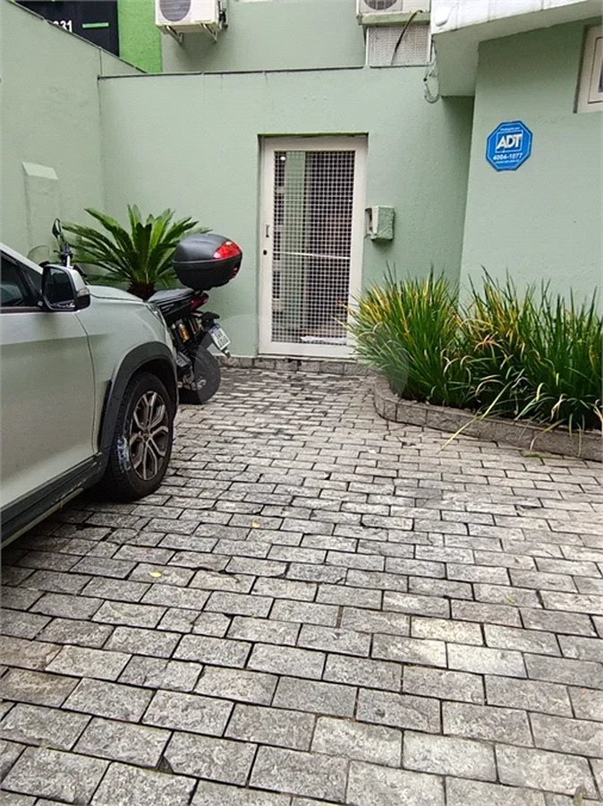 Casa comercial com 7 salas, 2 vagas no Paraiso
