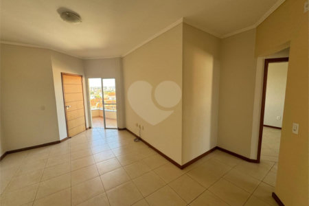 Apartamento de 2 Dormitórios á venda, no Parque Santa Marta em São Carlos.