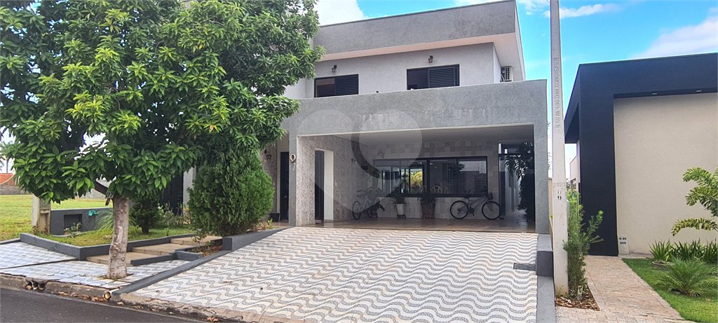 Casa térrea no Condomínio Jardim Botânico , localizado na cidade Bady Bassit/SP .