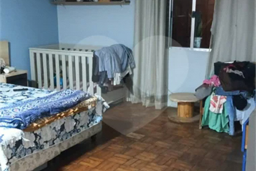 IMÓVEL COM SOBRADO + OUTRA CASA NO TERRENO, ÓTIMA PARA RENDA OU FAMÍLIA GRANDE