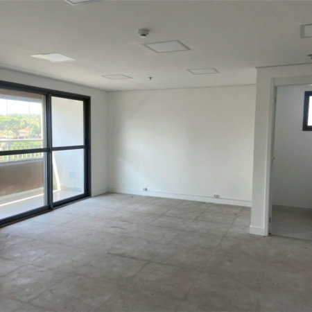 Procurando o espaço ideal para o seu negocio? Apresentamos esta excelente sala comercial de 56m² no Gran Metropolitan.