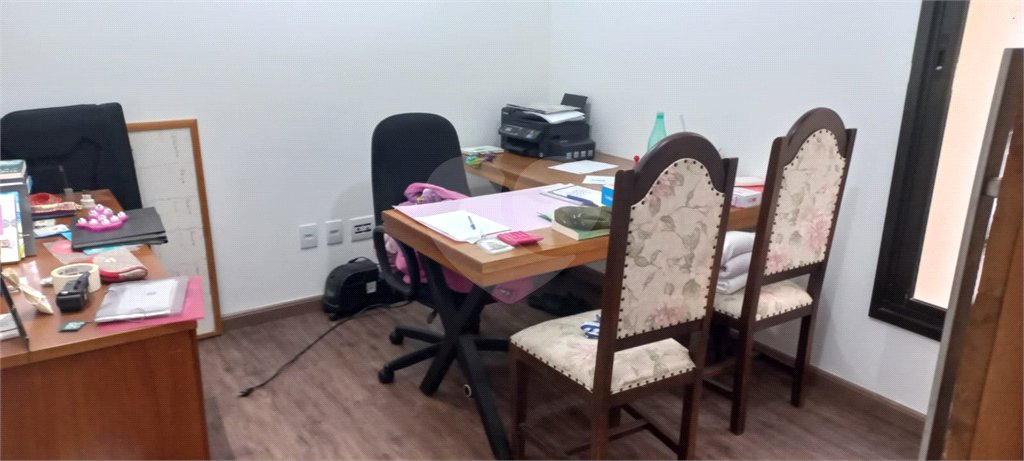 Luxuoso Sobrado com 4 Suítes