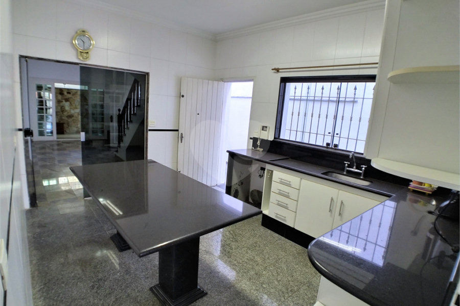 Ótimo sobrado á venda na Vila Mazzei com 3 dormitórios