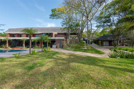 Casa à venda com 4 suítes no condomínio Vale da Santa Fé, Vinhedo - SP