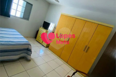 CASA A VENDA, NO BAIRRO JARDIM SATÉLITE, 3 DORMITORIOS 1 SENDO SUÍTE, 4VAGAS DE GARAGEM, SJC/SP