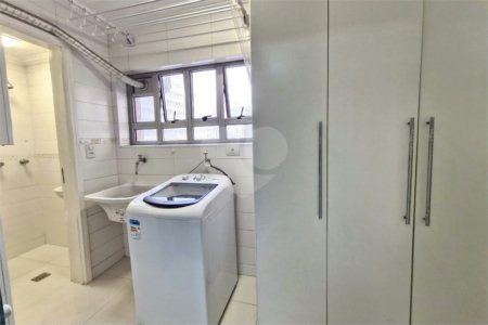 ÓTIMO APARTAMENTO 76 m² ÚTEIS REFORMADO 1 VAGA DE GARAGEM