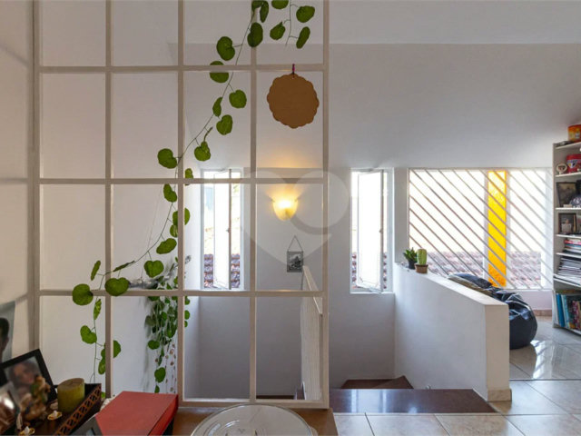 Casa de Vila à venda com 3 quartos, sendo 1 suíte,  em Chácara Monte Alegre, São Paulo, SP
