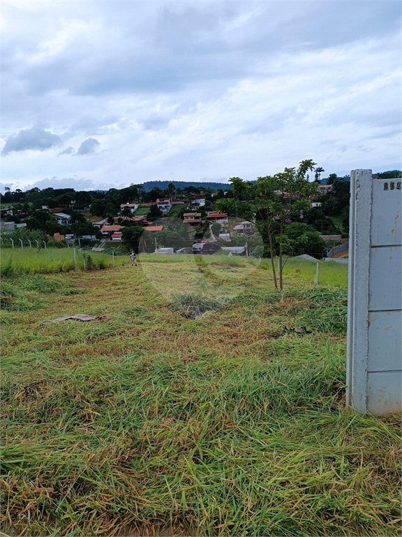 Terreno em Atibaia com 990 metros, pronto para construir, topografia declive, aceita financiamento
