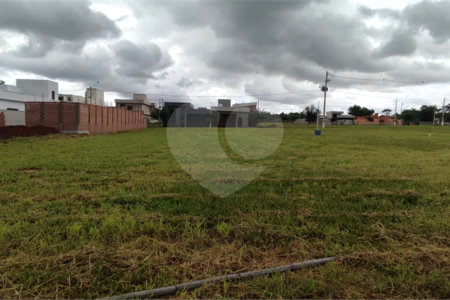 Terreno à Venda em São Carlos, no bairro Residencial Samambaia