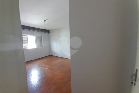 Casa Disponível para Venda ou Locação na Vila Nery – Ideal para Residência ou Comércio