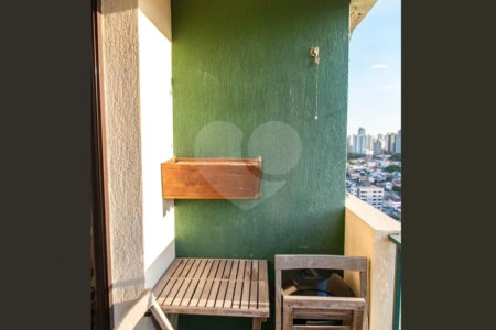 Apartamento à venda na Vila Mariana, 63 m², 2 dormitórios sendo 1 suíte, sacada, 2 vagas