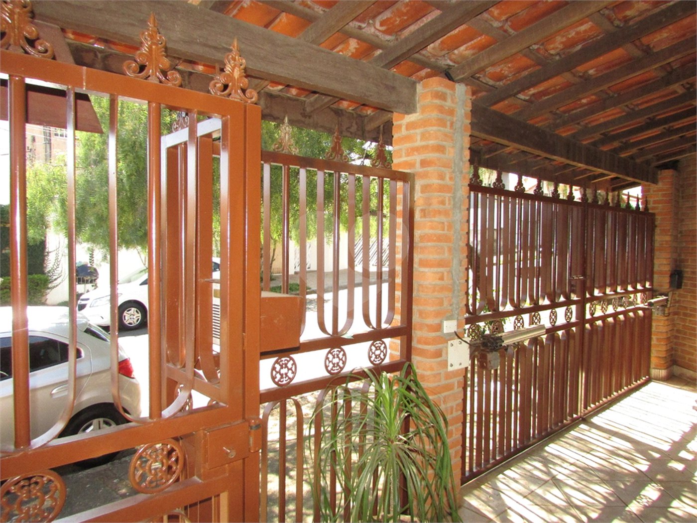 R$ 1.272.000,00 sobrado de 3 do com excelente acabamento. Vale apena visitar!!!
