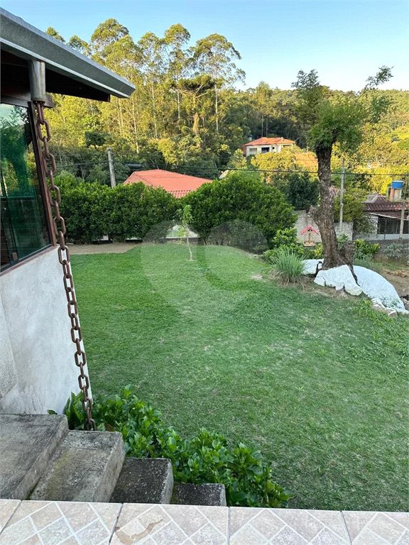 Sítio encantador em Nazaré Paulista – 1.000 m² de terreno, piscina e varanda gourmet
