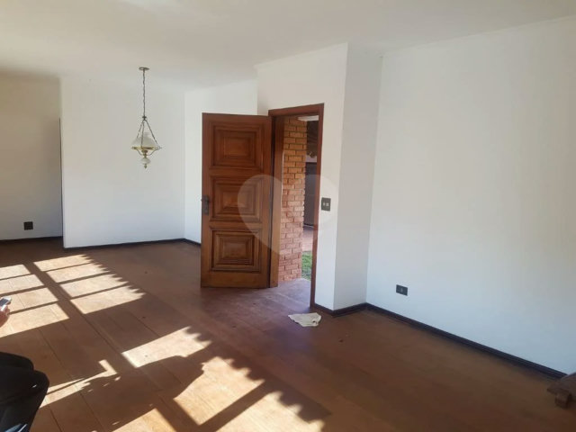 Casa Térrea à venda com 4 quartos, sendo 2 suítes,  em Interlagos, São Paulo, SP