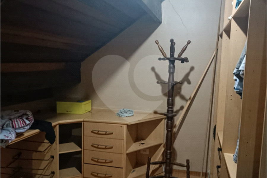 Sobrado com 4 Quartos e 4 banheiros à Venda -337 m² por R$ 850.,000 -- Jardim Vivan,-Jaraguá, São Paulo - SP