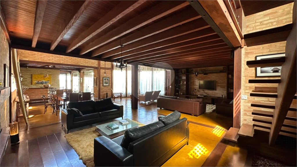 Casa para venda no Condomínio Vivenda do Broa.