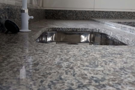 Casa à venda com 2 quartos, sendo 1 suíte, em Bopiranga, Itanhaém - SP
