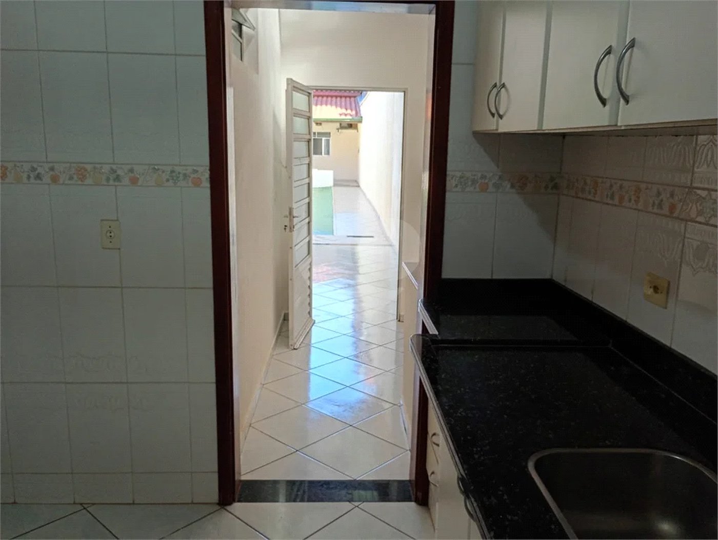 Casa térrea com edícula, com 4 dormitórios à venda no Condomínio Residencial Parque Taquaral em Piracicaba/SP.