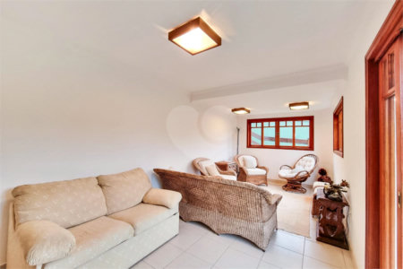 Casa de Alto Padrão à venda no Condomínio Morada da Serra – Urbanova
