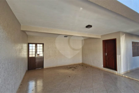 Casa/Sobrado a venda no Timburis em São Carlos