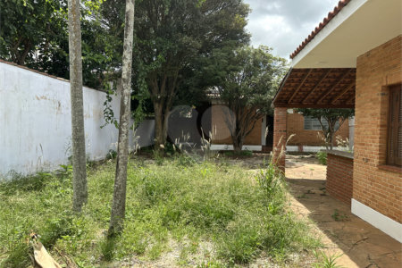 Casa térrea no Centro para venda ou locação