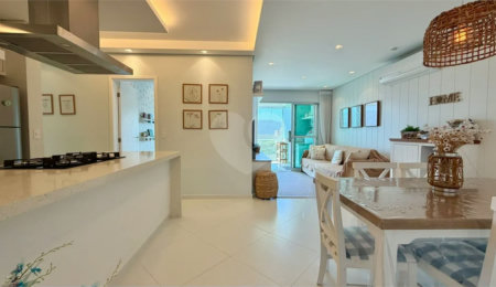 Apartamento à venda com 3 quartos, sendo 1 suíte,  em Riviera de São Lourenço, Bertioga, SP