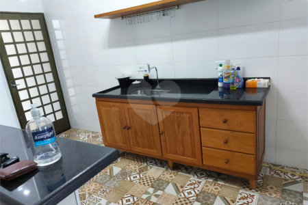 Casa Térrea com 2 dormitórios, sendo 1 suíte.