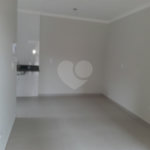 Apartamento com 37m2, 2 quartos, banheiro, sala, cozinha, quintal e 1 vaga de GARAGEM