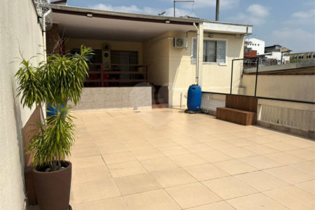 Oportunidade Casa Terrea e Ampla com 173 m² e Quintal e Área Gourmet JARDIM ARICANDUVA