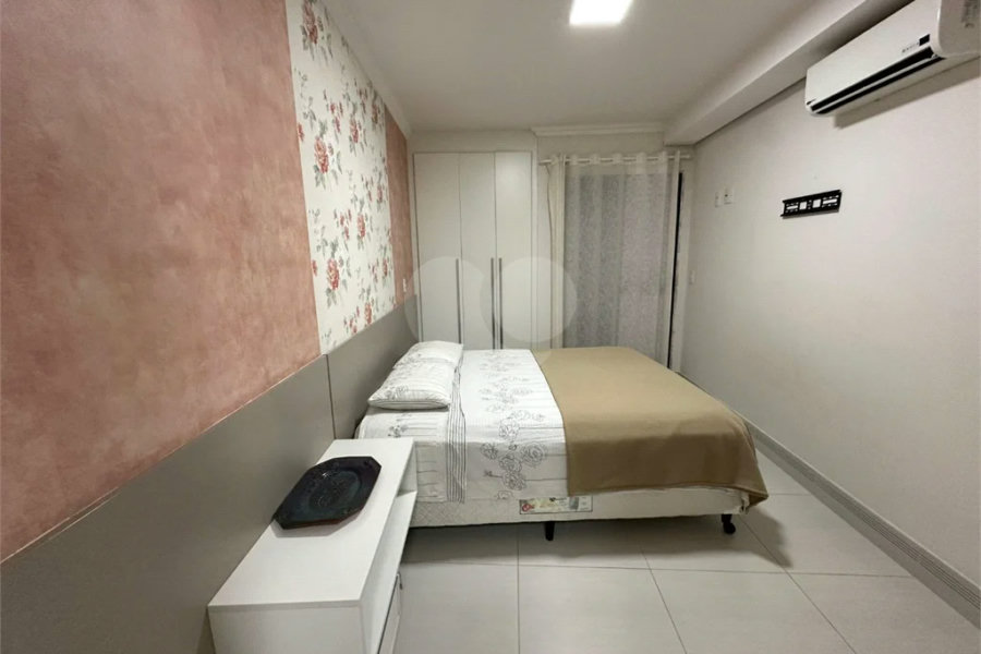 Apartamento à venda com 3 quartos, sendo 1 suíte, em Riviera de São Lourenço, Bertioga, SP