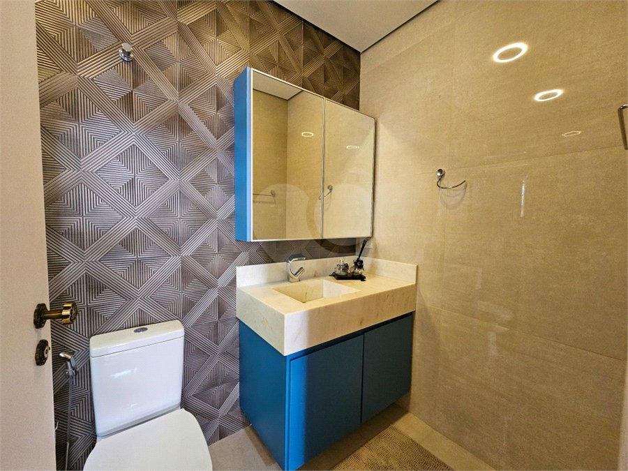 Casa térrea em Atibaia com 3 dormitórios (2 suítes), piscina, espaço gourmet, condomínio fechado