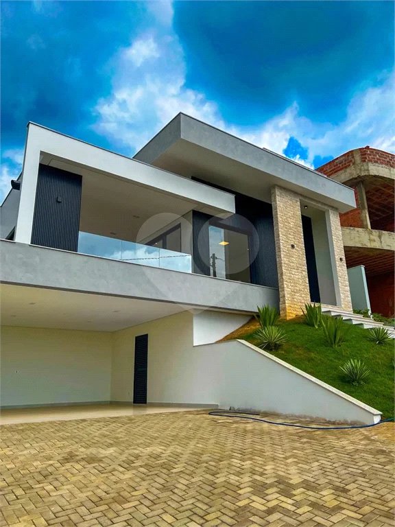 Belíssima casa à venda no Damha 2 de Piracicaba.