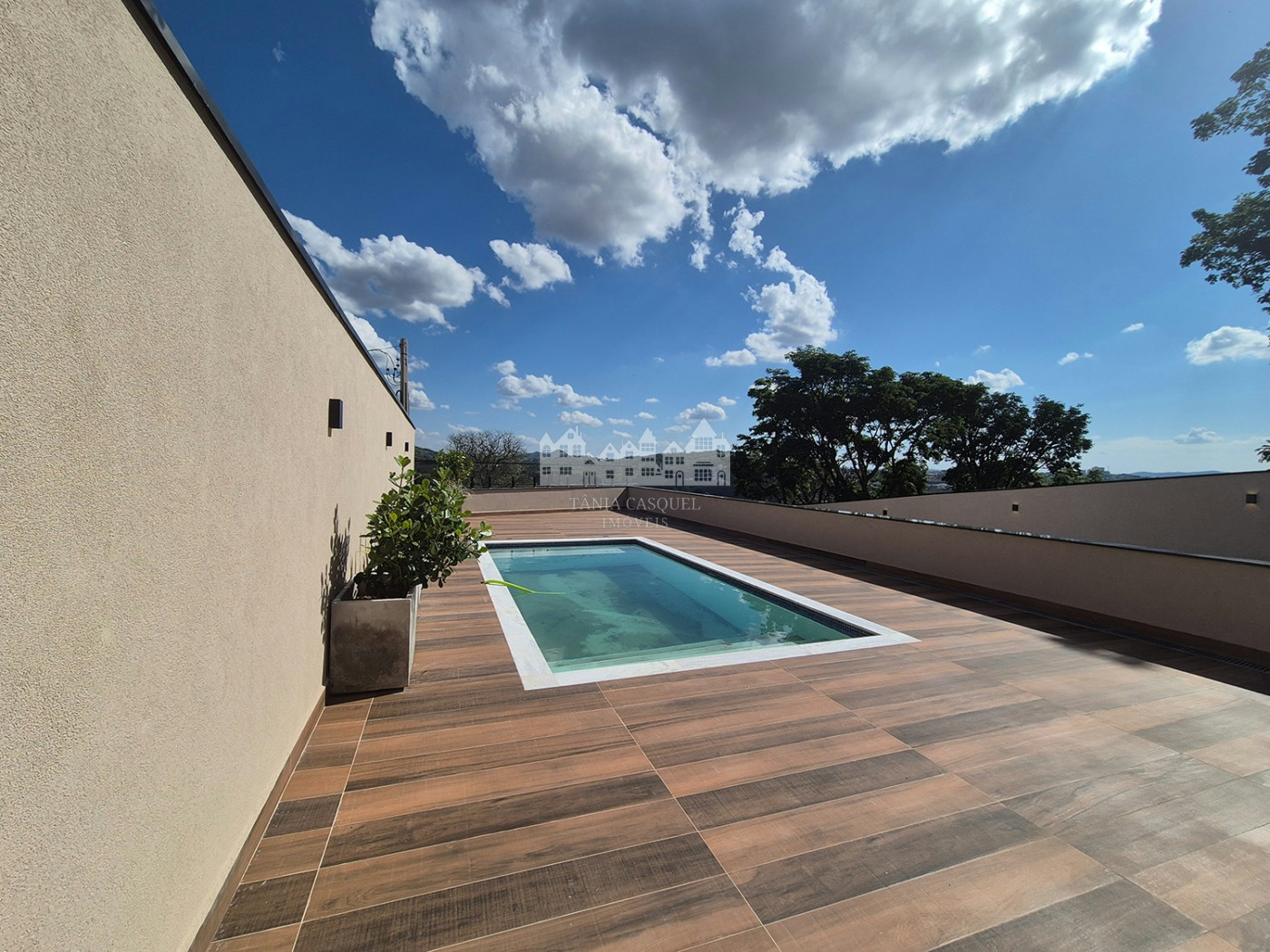 Casa térrea moderna com piscina privativa à venda no Jardim dos Pinheiros, em Atibaia