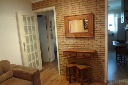 Apartamento no Condomínio Residencial Ipê I .