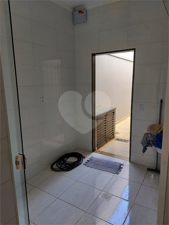 Casa Térrea com 2 dormitórios, sendo 1 suíte.