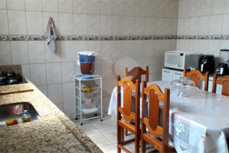 Sobrado à venda com 3 quartos em Jardim Bicão, São Carlos, SP